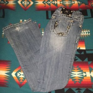 Miss Me light wash horseshoe pockets 27